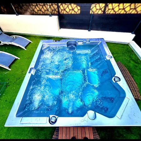 La Maison Du Faubourg Jacuzzi Vitry-le-Francois Exterior photo