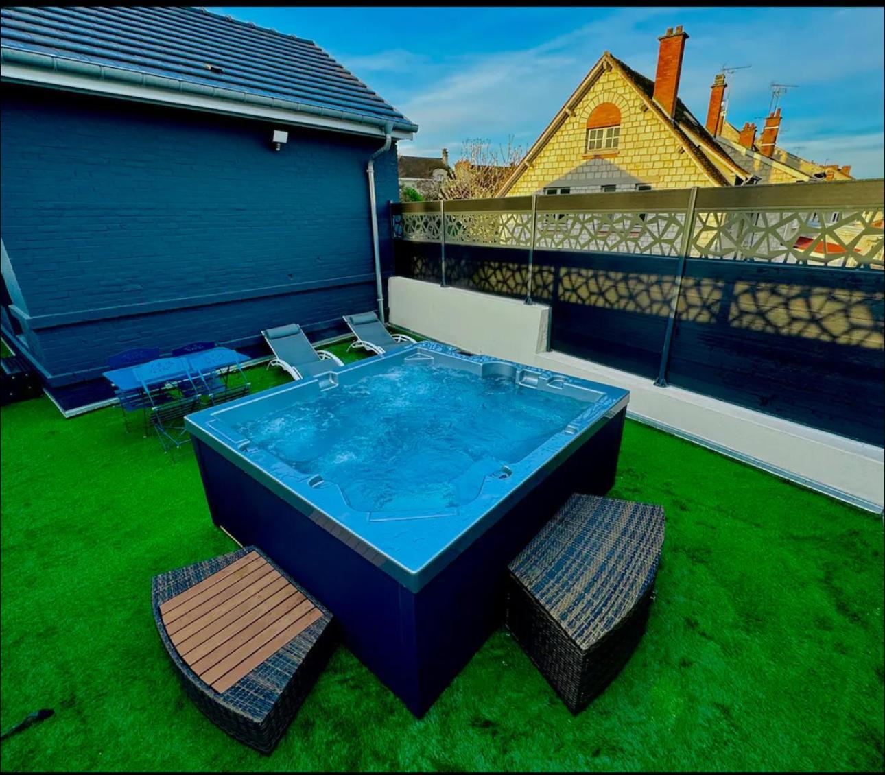 La Maison Du Faubourg Jacuzzi Apartment Vitry-le-Francois